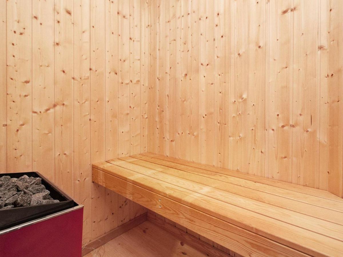 Three-Bedroom Holiday Home In Rodby 38 Kramnitse Exteriör bild