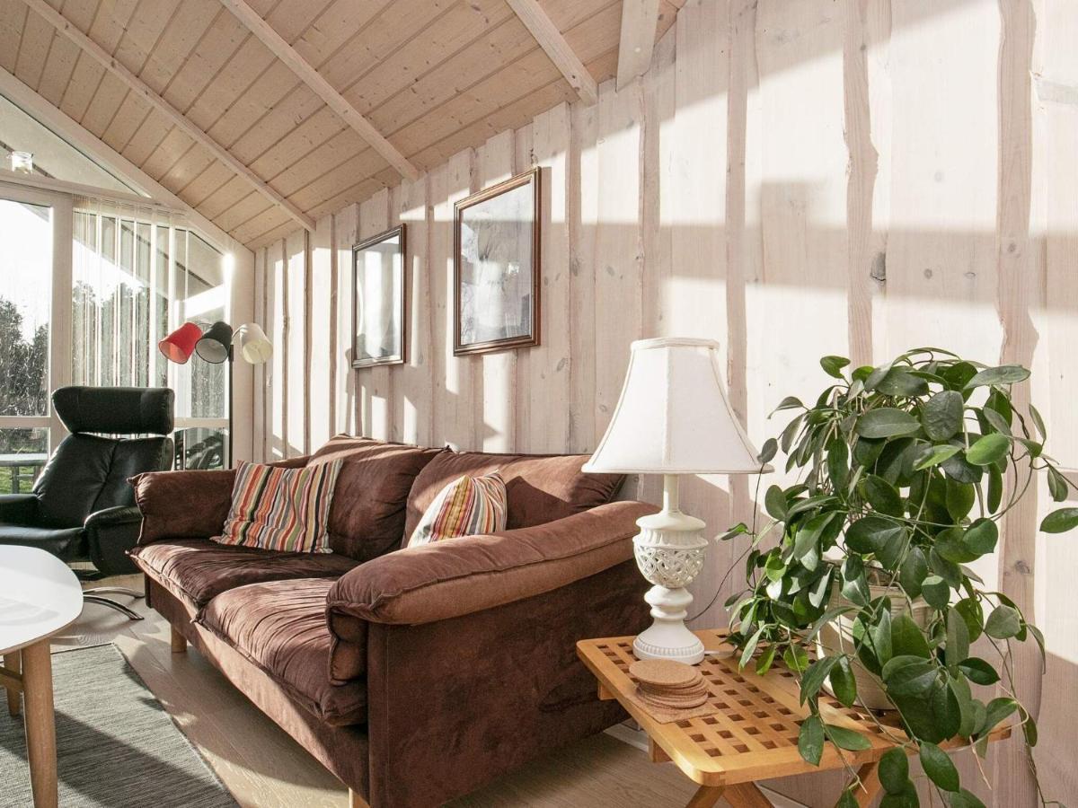 Three-Bedroom Holiday Home In Rodby 38 Kramnitse Exteriör bild