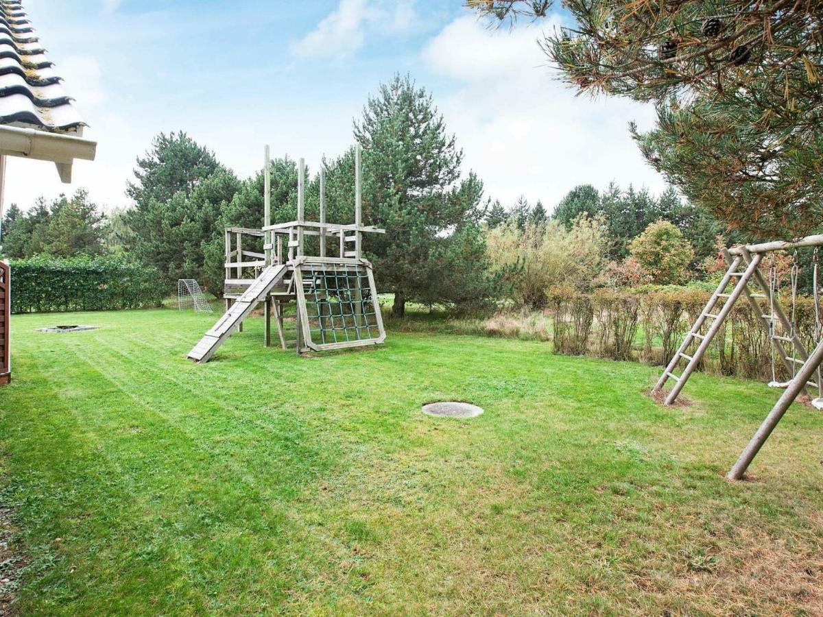 Three-Bedroom Holiday Home In Rodby 38 Kramnitse Exteriör bild
