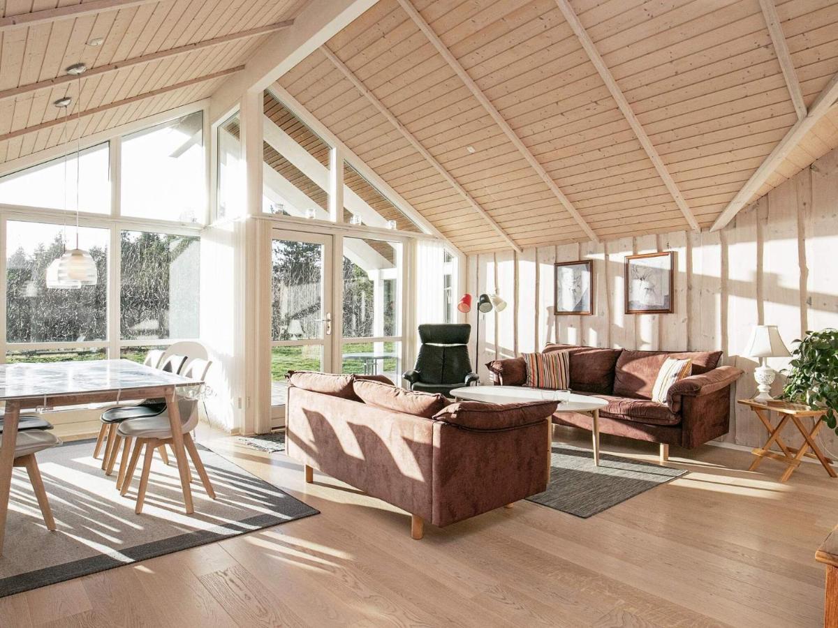 Three-Bedroom Holiday Home In Rodby 38 Kramnitse Exteriör bild