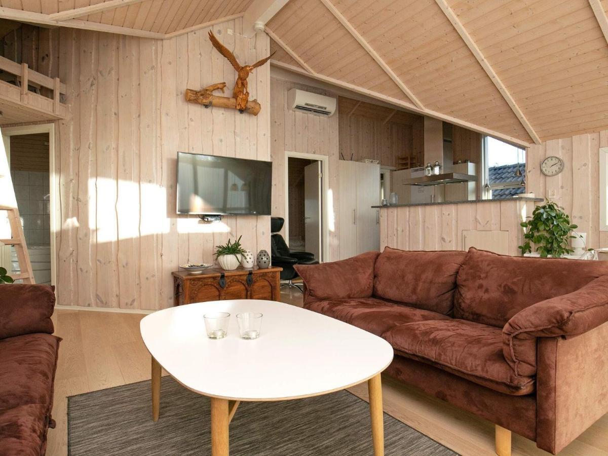 Three-Bedroom Holiday Home In Rodby 38 Kramnitse Exteriör bild